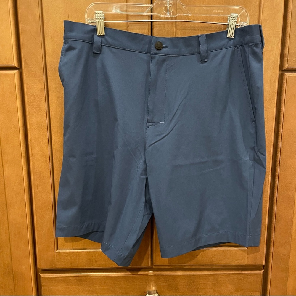 NWT Banana Republic Men’s Shorts Size 36 stretch fabric wicking, casual, Blue